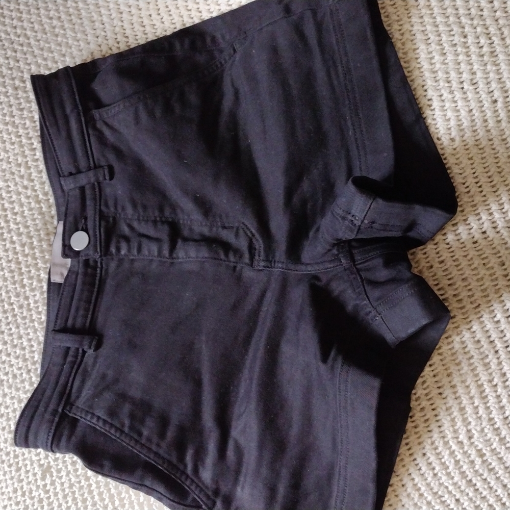 Everlane black shorts